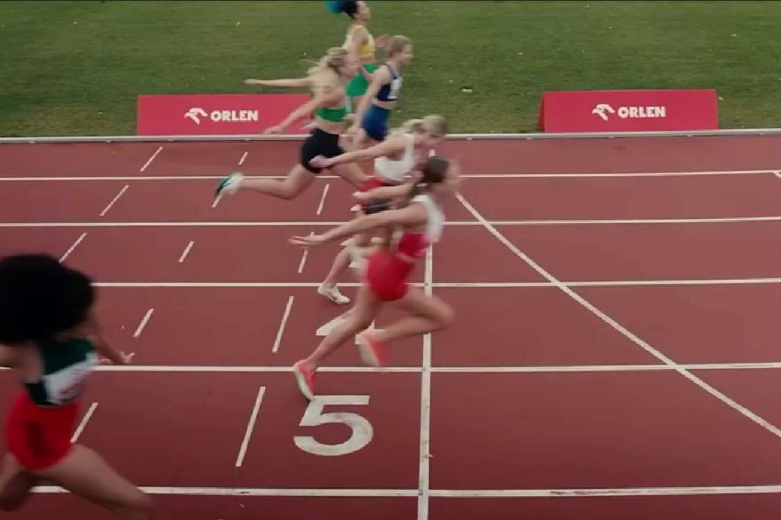MANUELA IN A NEW COMMERCIAL FOR