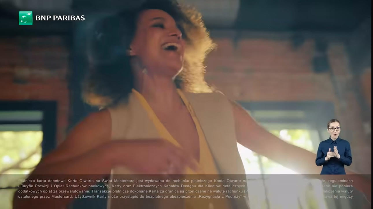 FLAUNETTE IN A NEW COMMERCIAL FOR