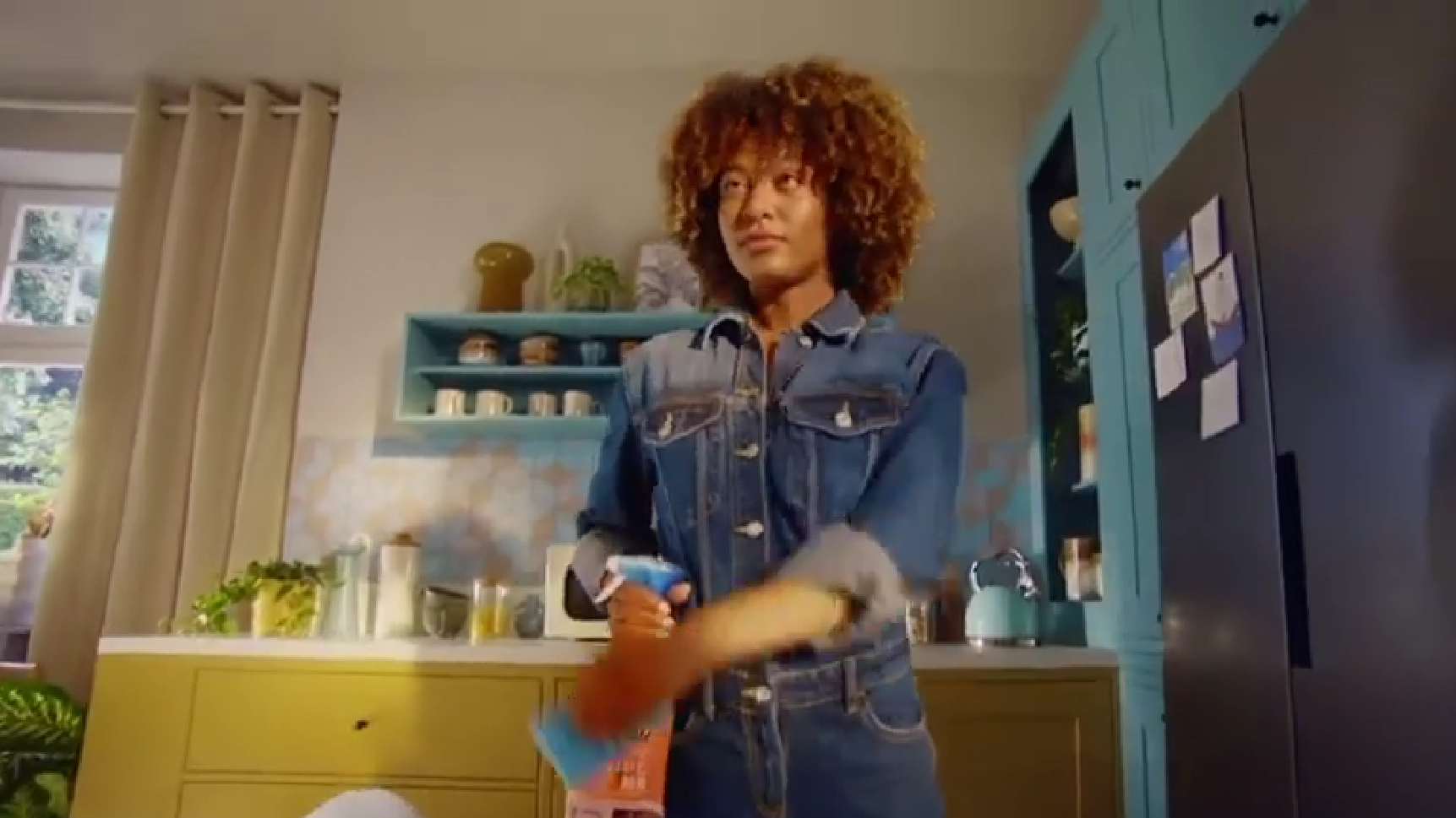 IZABELA IN A NEW COMMERCIAL FOR